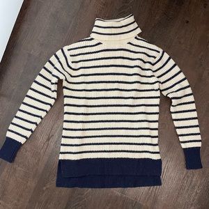Navy blue and white cozy turtleneck J Crew XXS